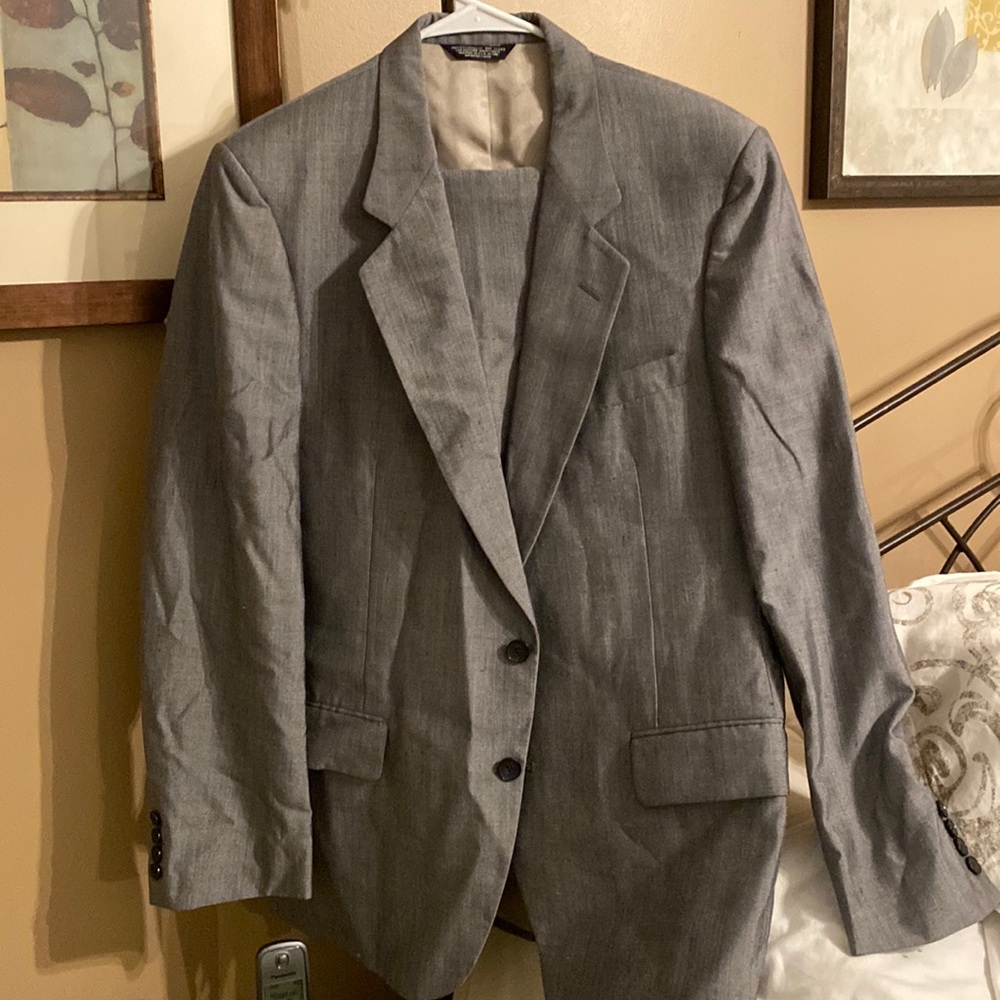 Mens gray suit 38R